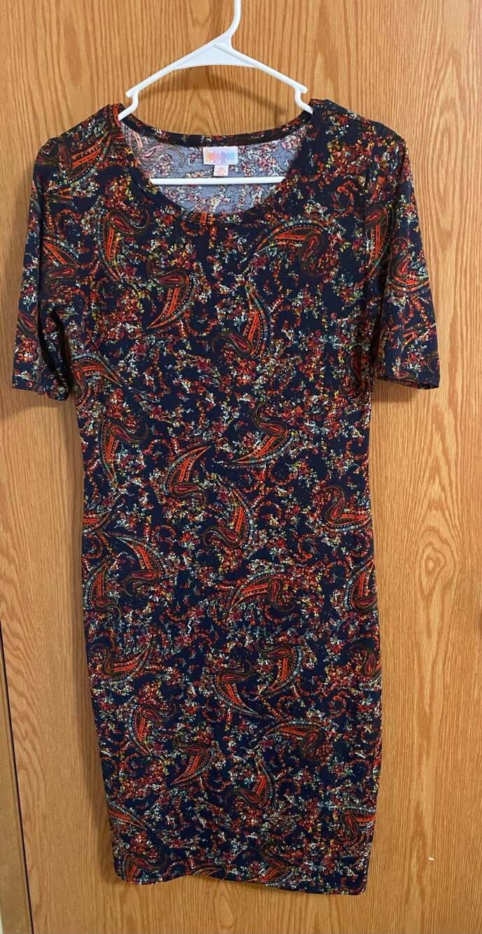 LuLaRoe Carly Dress Size XS Multi Paisley Short Sleeve Crewneck